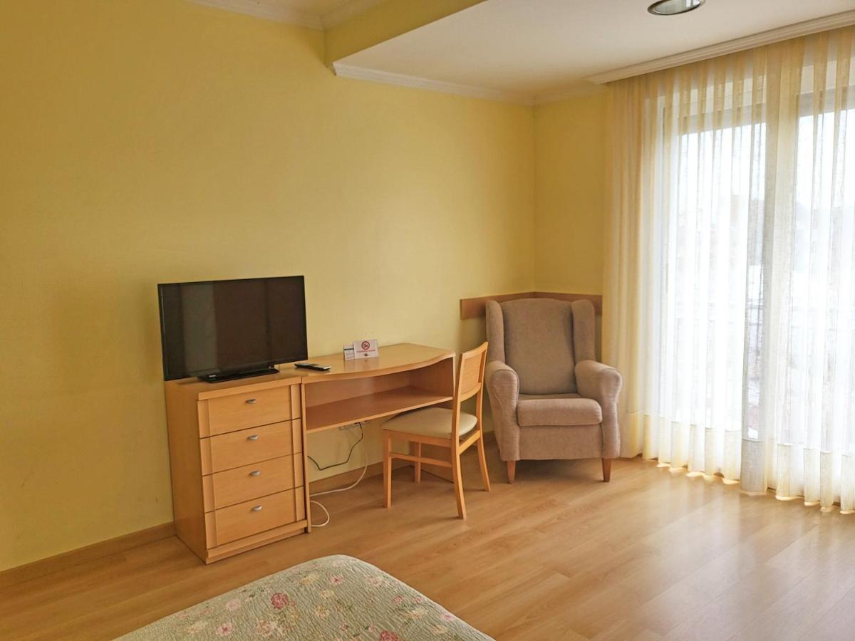 Hotel Villa Juanita O Grove Extérieur photo