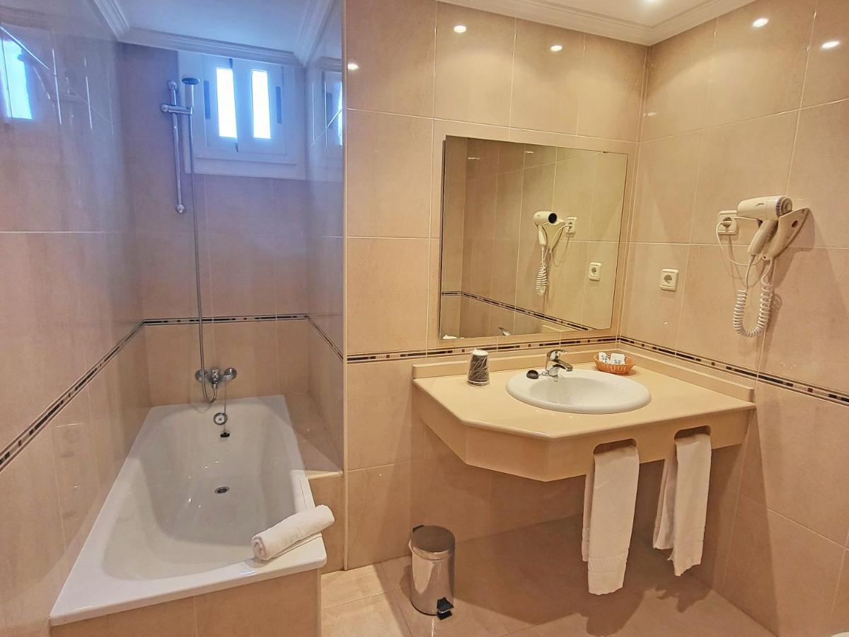 Hotel Villa Juanita O Grove Extérieur photo